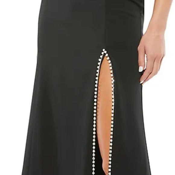 Mac Duggal Ieena Crystal-Embellished A-Line Gown - size 4 - Picture 5 of 11